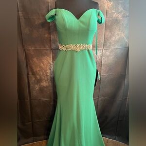 Abby Paris NWT Emerald Green Formal Gown with Rhinestone Belt. Size 2